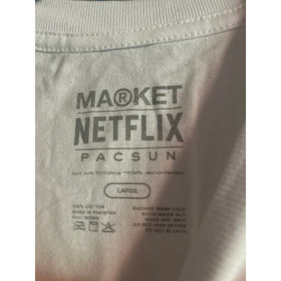 NWOT Pac Sun Market Netflix SQUID GAME White Graphic T Shirt Size Large - Picture 2 of 4
